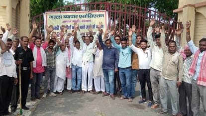 Galla vyapari went on indefinite strike