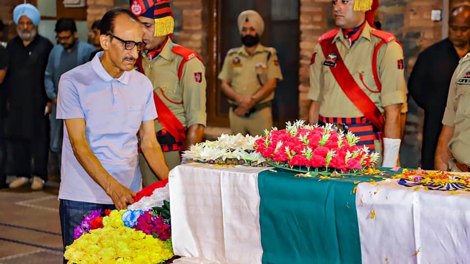 Last rites of J-K DSP Humayun Bhat killed in Anantnag encounter performed in Budgam