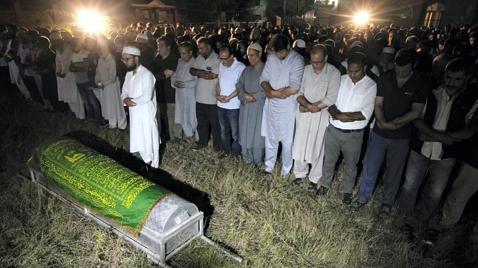 Last rites of J-K DSP Humayun Bhat killed in Anantnag encounter performed in Budgam