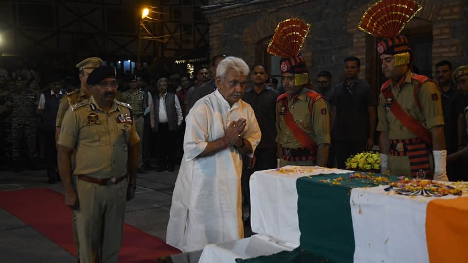 Last rites of J-K DSP Humayun Bhat killed in Anantnag encounter performed in Budgam