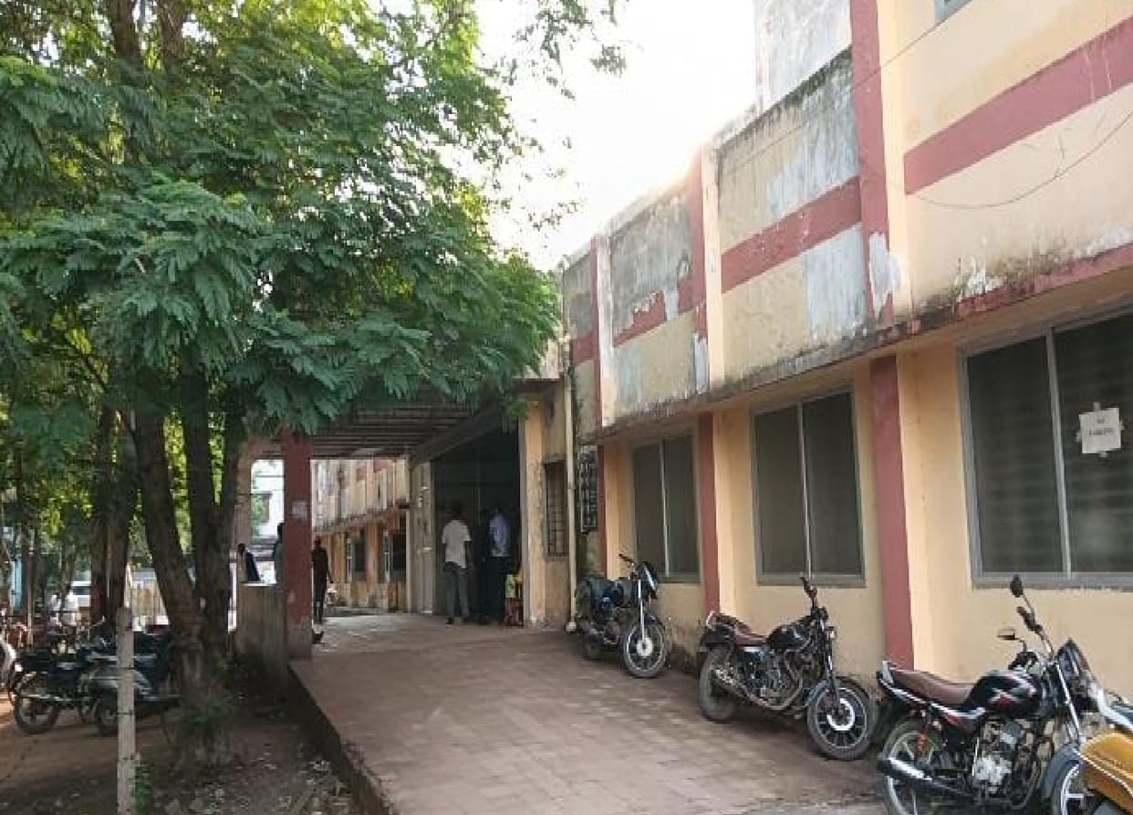 Five people of the same family fell ill after lizard fell into their food in Korba