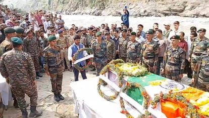 anantnag Encounter News Another Soldier Martyred Encounter Terrorist Lashkar Terrorists Para Commando