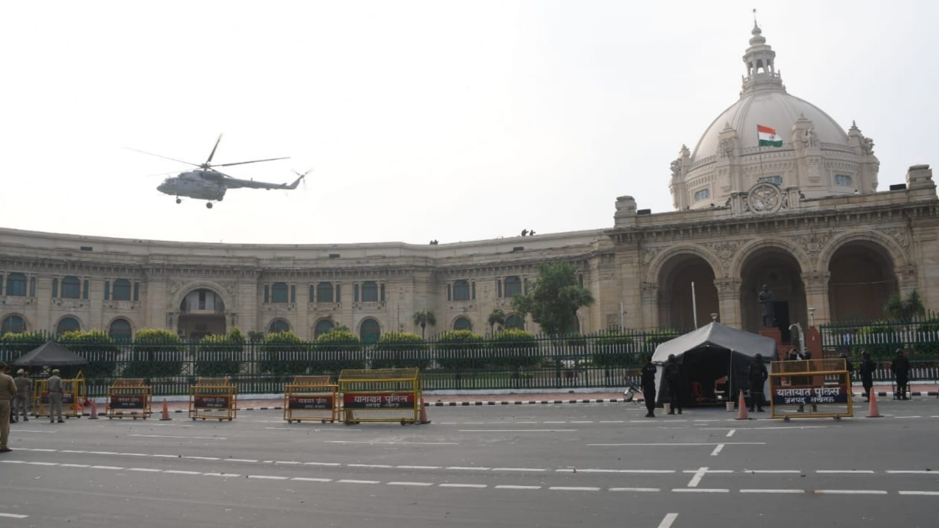 Mock drill: Operation gandiv 5 in UP Vidhansabha on Thursday.