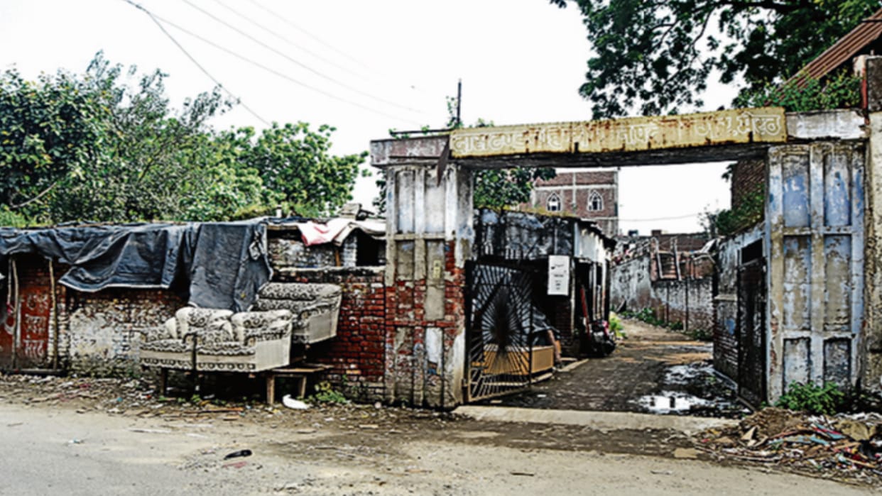 Hindi Diwas Special: Once there were more than five thousand books of Hindi literature, building has been ruin