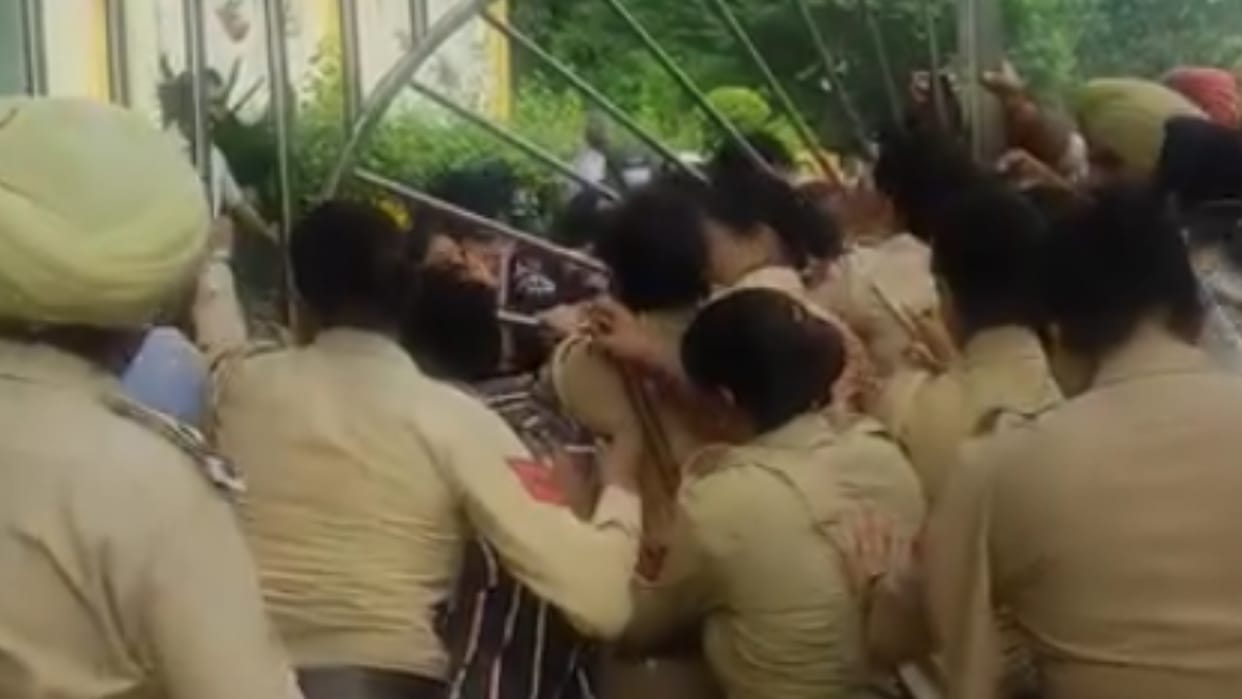 Protest of Nursing students at University in Mandi Gobindgarh