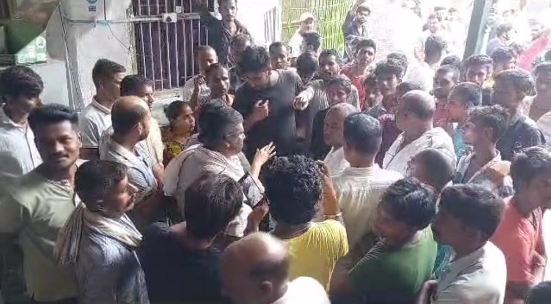 Bihar Police failed to stop crime in bihar, ex ward member shot dead in bhojpur bihar, murder in koilwar aara