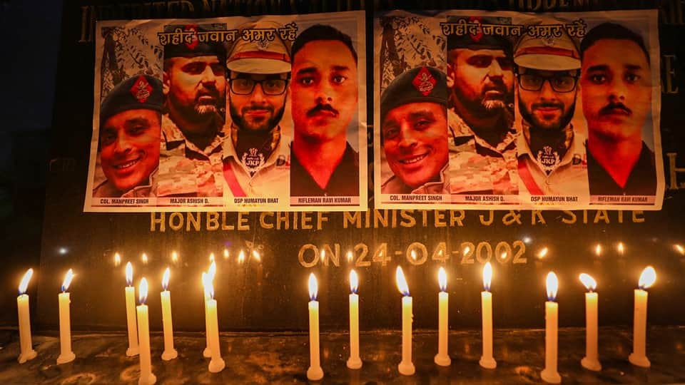 Jammu Kashmir: Boiling in both the divisions against the martyrdoms in Kokernag anantnag encounter