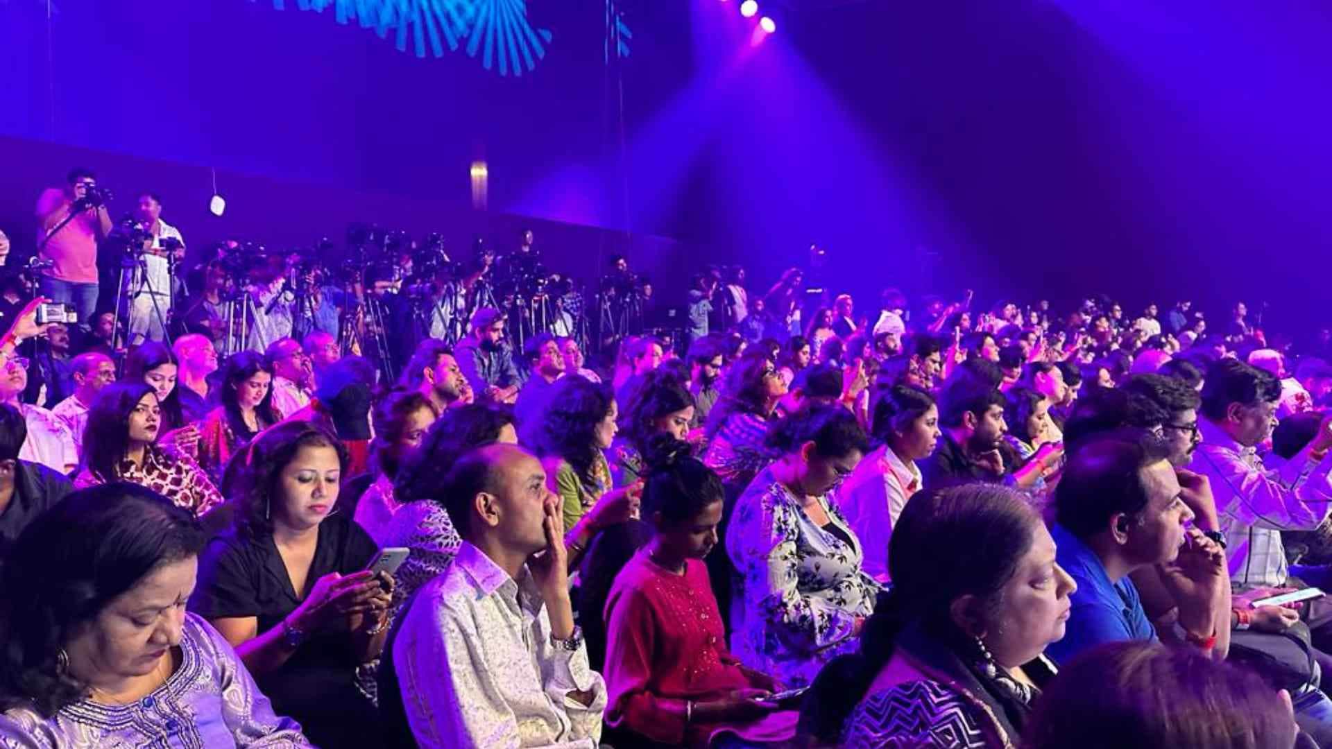 Jawan Success Press Conference turns Fans Meet Anirudh makes Shah Rukh Khan Deepika Padukone Dance