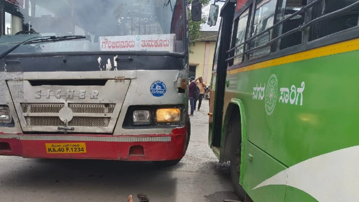 Today news update: several women died in tumakuru while  driver was reversing the bus