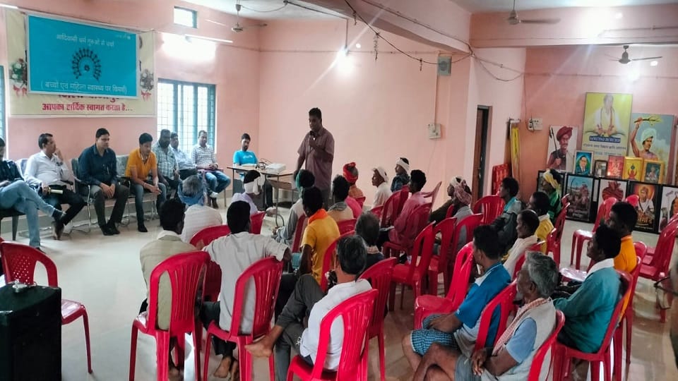 discussion between medical experts and traditional Baigas on infant care