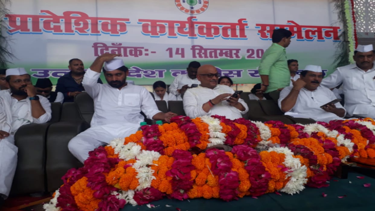 Congress Leader Ajay Rai targeted BJP, said soldiers are becoming martyrs but Modi is welcomed with flowers