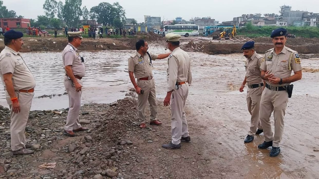 Himachal Weather Update Rain in Kangra Kullu Solan Sirmour Bridge Swept away in Baddi