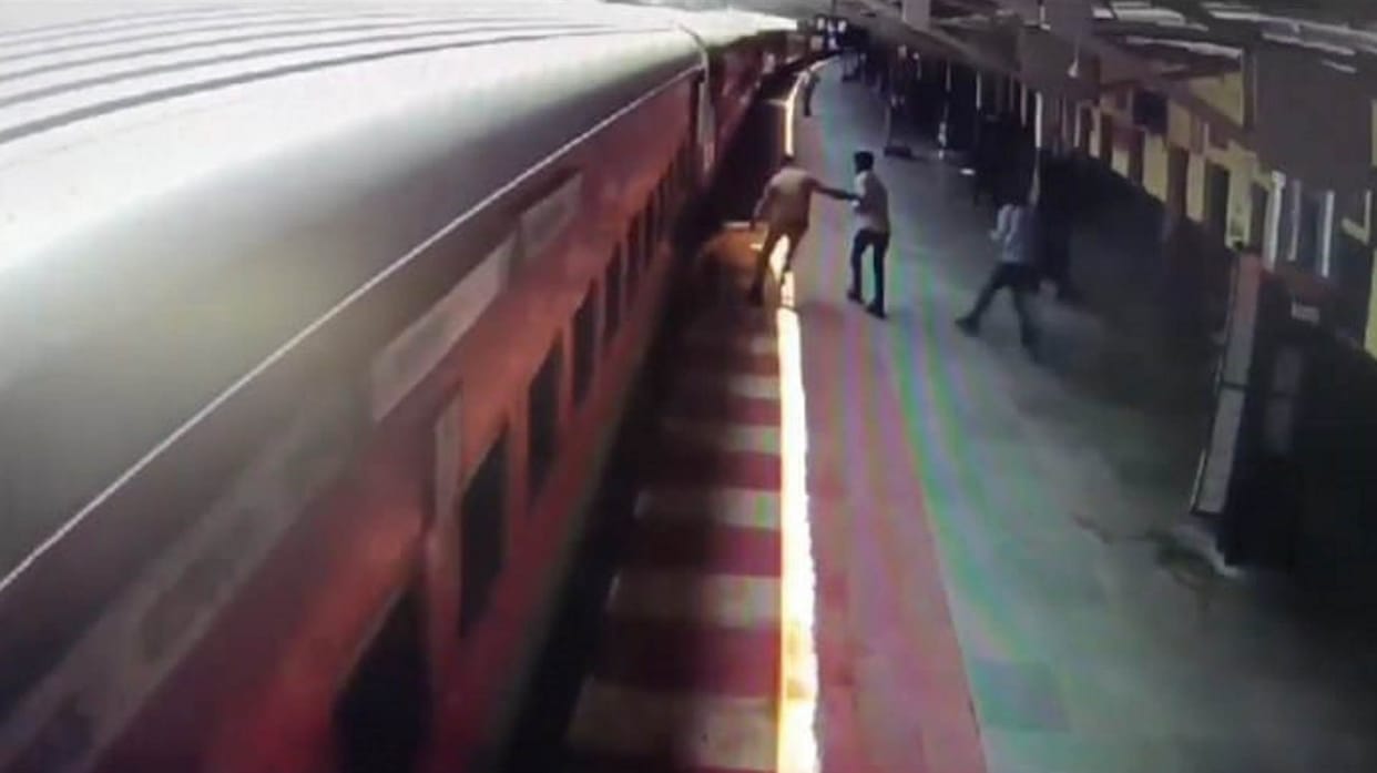 Woman falls from moving train, GRP jawan saves her life