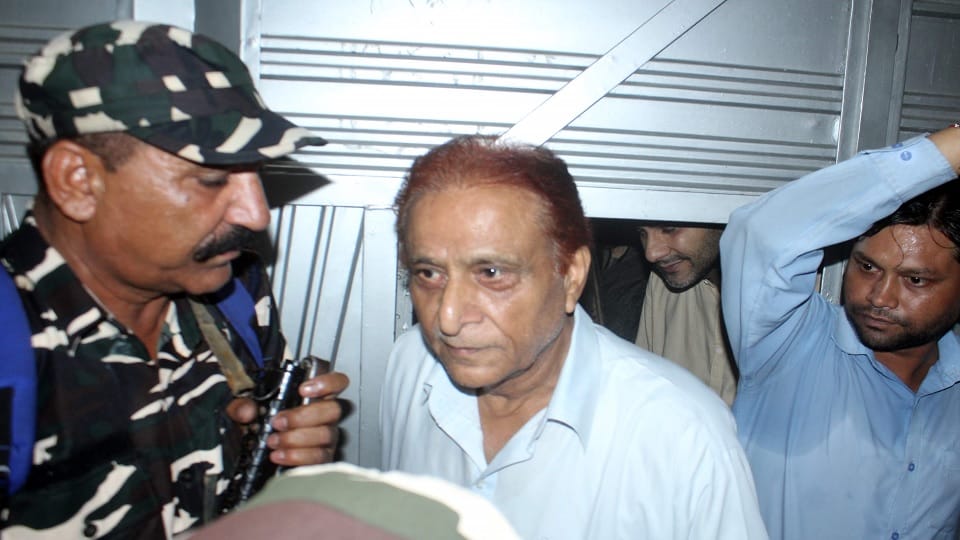 Charges framed against SP leader Azam in hate speech, next hearing will be held on 28th in Rampur Court.
