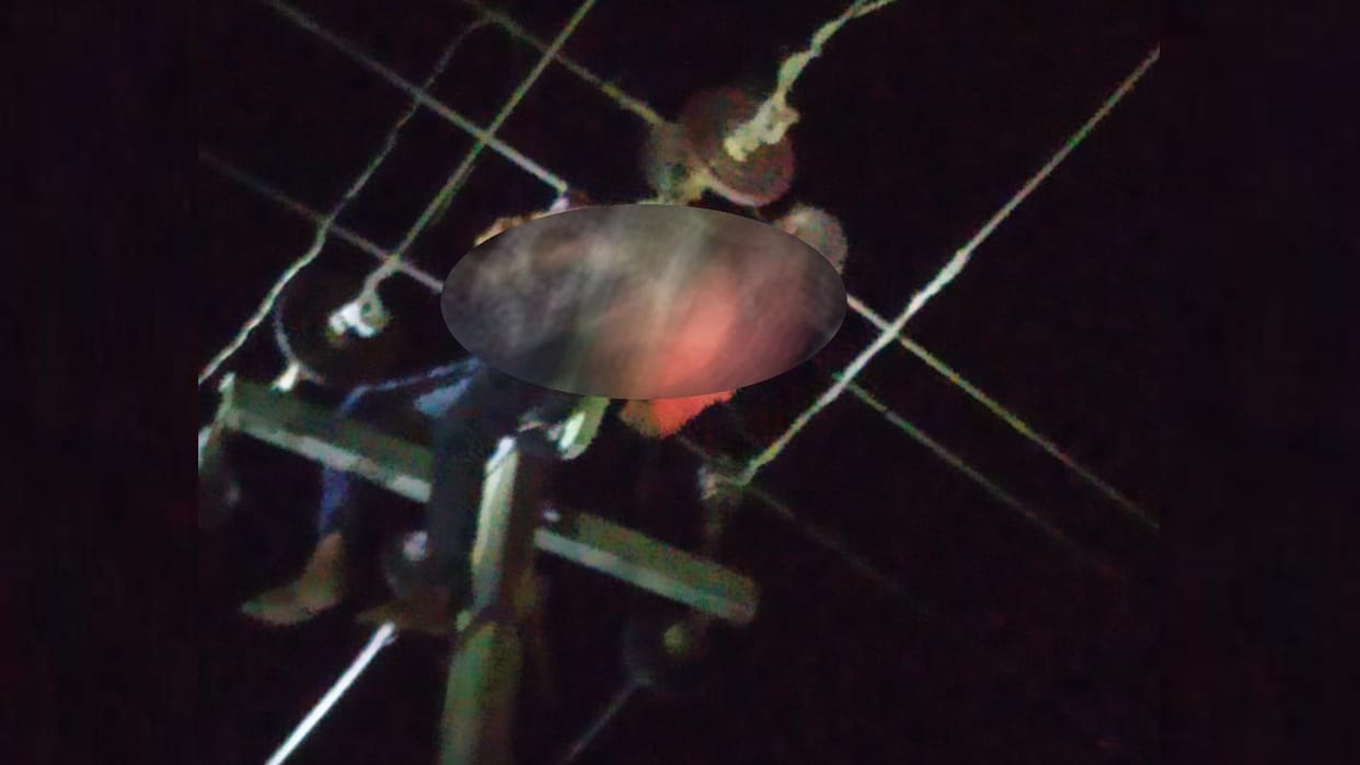 A line man died while repairing the line in Risiya thana kshetra in Bahraich.