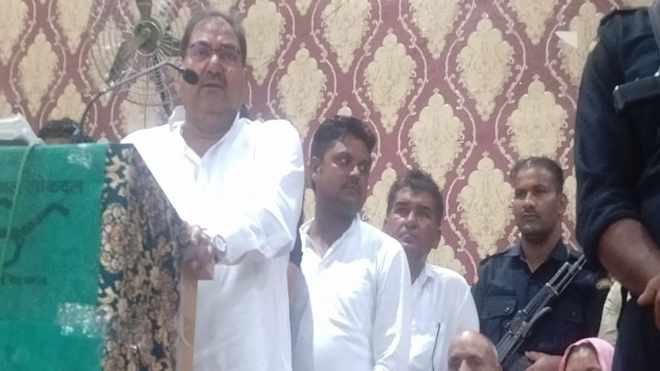 Abhay Chautala said in Kurukshetra, difficult for BJP to get 10 seats, Congressmen tearing each other clothes