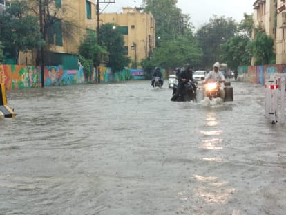 Rain in Indore broke the record of 61 years, there was six inches of rain in 1962.