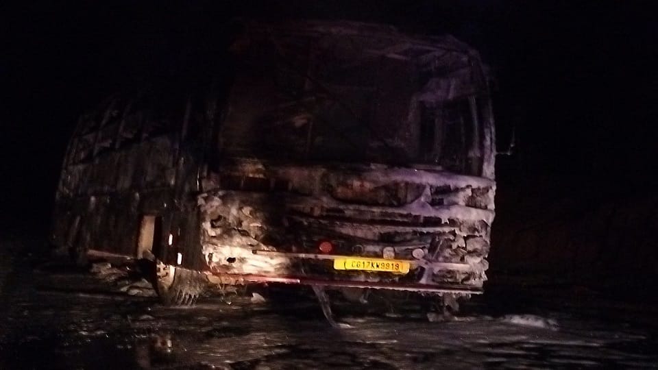 Fire broke out in a bus full of children in Kanker