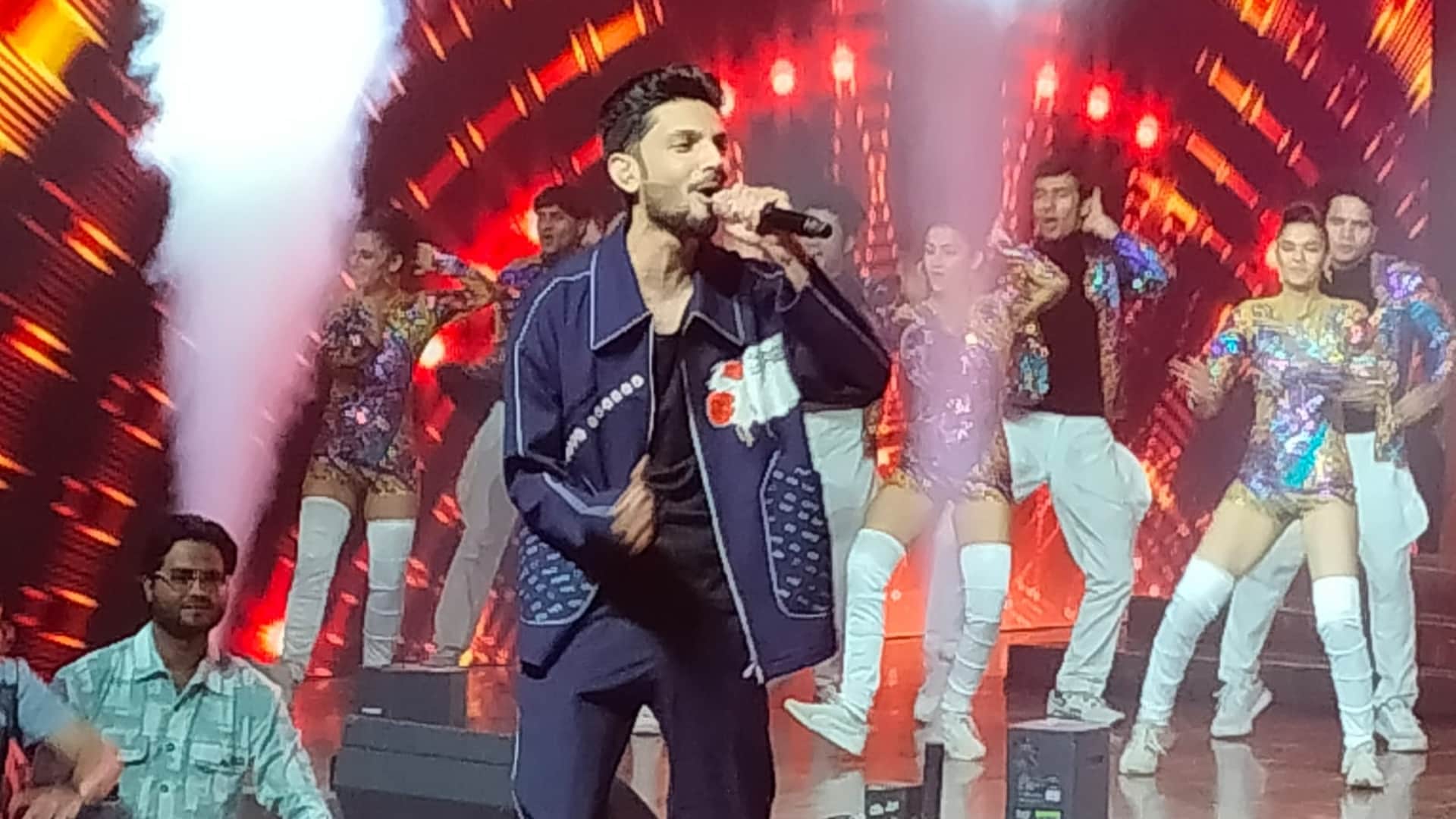 Anirudh Ravichander discloses his love for shah rukh khan films dream come true to work in Jawan