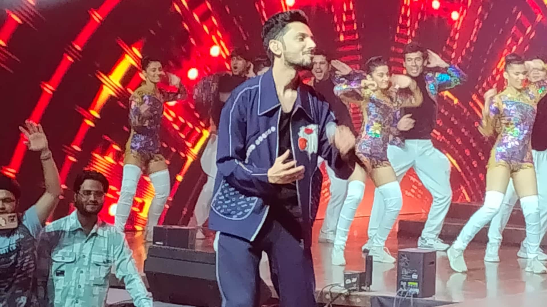 Anirudh Ravichander discloses his love for shah rukh khan films dream come true to work in Jawan