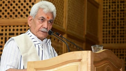 जम्मू कश्मीर: आयुर्वेद पर्व जम्मू-कश्मीर के स्वास्थ्य ढांचे की मजबूती का रोडमैप तैयार करेगा- उपराज्यपाल Jammu Kashmir: lg manoj sinha said Ayurveda festival will prepare a roadmap to strengthen the health infrastru