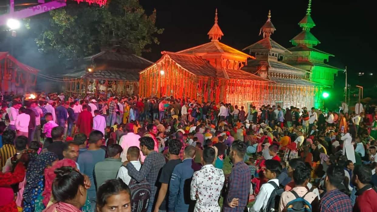 Uttarakhand famous Temple Mahasu Maharaj spend a night in the temple things get resolved Vikasnagar