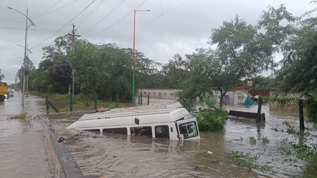 Indore Rain Update Today IMD Severe Rainfall Alert in Madhya Pradesh's Indore News in Hindi