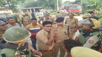 Kaushambi triple murder case: Temporary police station established in Mohidinpur Gaus, 72 policemen deployed