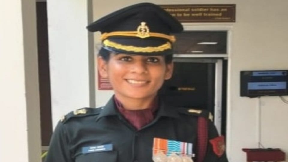 Major Payal Chhabra female surgeon of Haryana Kalayat became country s first para commando
