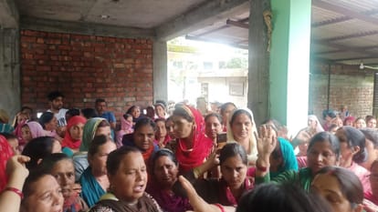 Nine year old death in PGI Chandigarh villagers stage protest allegations of Murder
