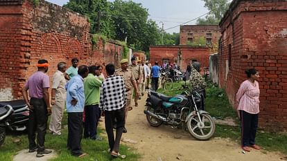 Five died when the roof of a home in alambagh railway colony collapsed in Lucknow.