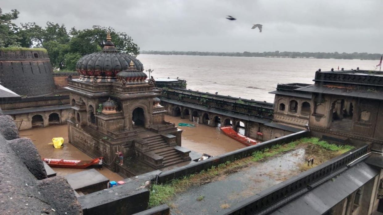 Rain In Khargone Incessant rain showed its strength Maheshwari river