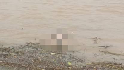 सोन नदी में मिली लाश