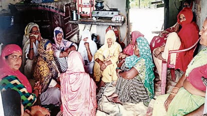 खौफनाक वारदात: घर से बुलाया, भांग का नशा कराने के बाद सीने से सटाकर मारी गोली, फिर खेत में गाड़ दिया शव Meerut Murder: Called from home, after intoxicating him with cannabis, shot him in the chest