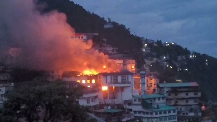 Mussoorie: Hotel gutted by fire, it was once Asia’s largest wooden floor skating rink, photos – Mussoorie Fire News fire breaks out at The Rink Hotel Mussoorie vehicle Burned Watch Photos

 | Pro IQRA News