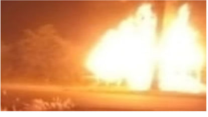 Bihar Goods worth lakhs burnt due to fire in Bettiah family members came to know after waking up in the night