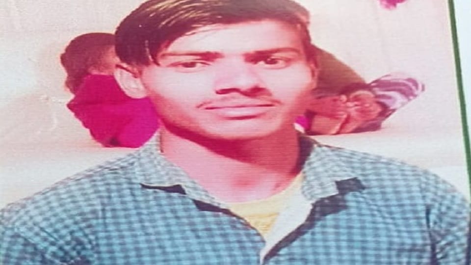 man went to the hospital with stomach pain doctor removed his intestine and handed it over to his family