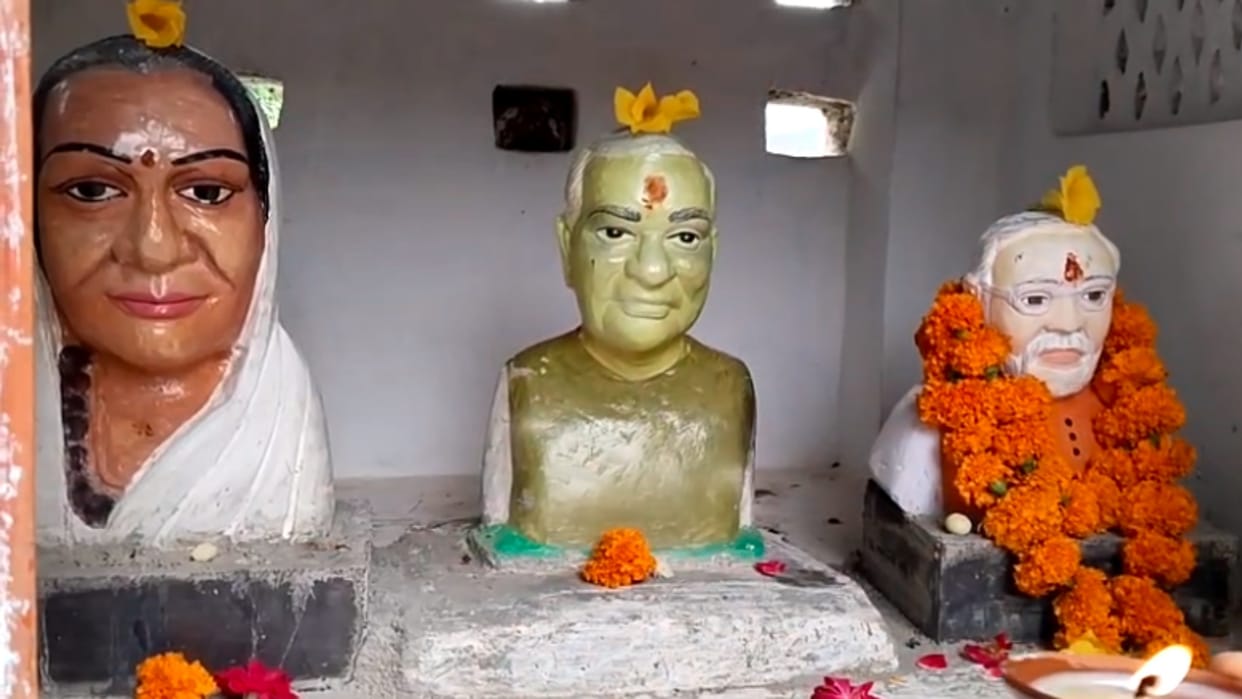 Prime Minister Narendra Modi's temple built in Gwalior, Aarti performed for the statue on his birthday