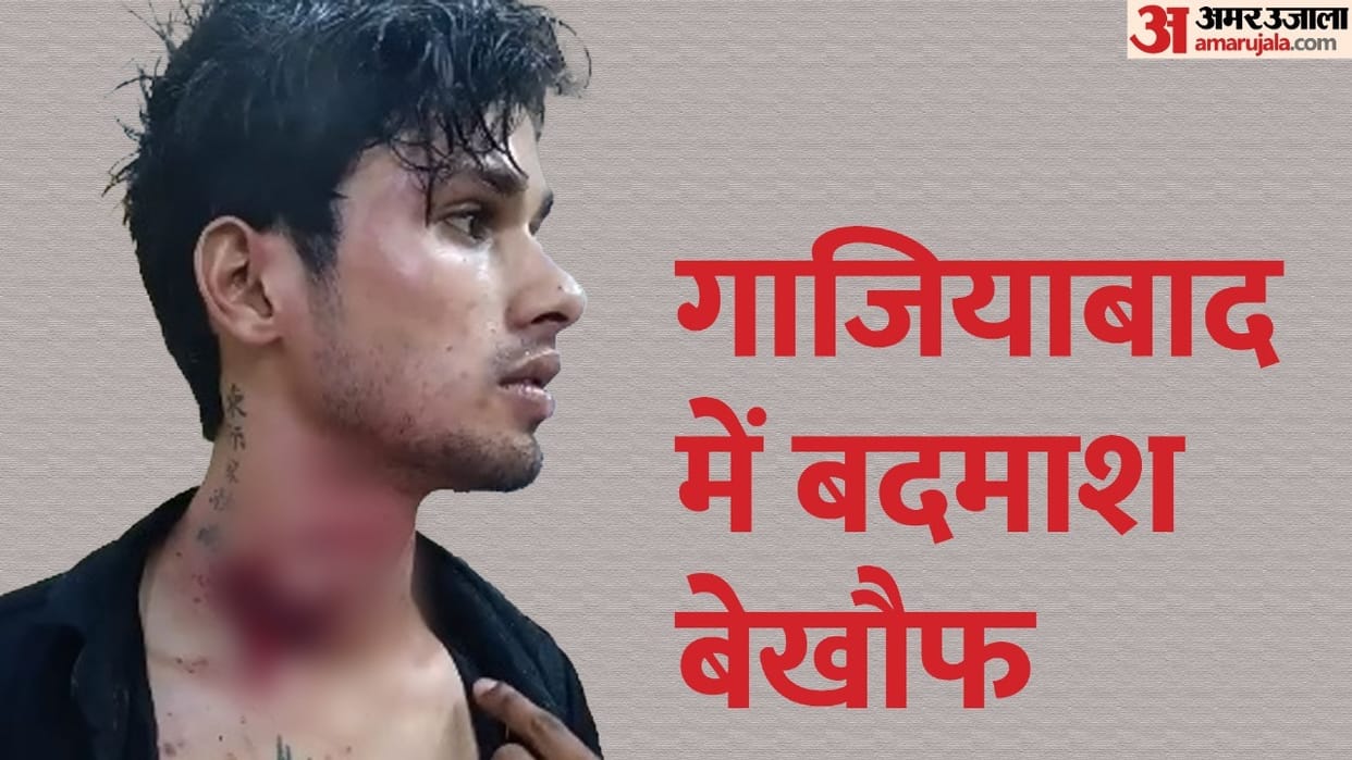 Two miscreants riding a bike looted the chain from a property dealer agent