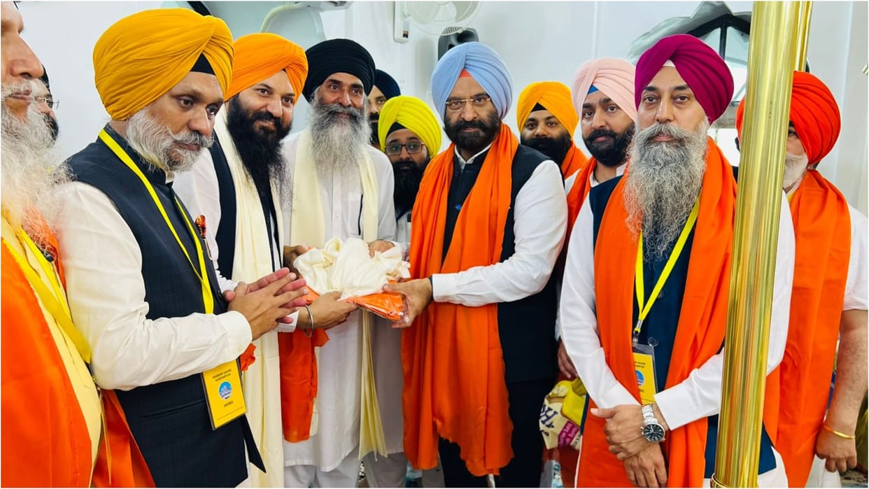 Meeting held on the birthday of PM Modi in Gurudwara Kartarpur Sahib of Pakistan committee gave best wishes