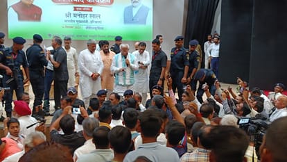 Haryana CM Manohar Lal reprimands officials in public meeting in Sirsa