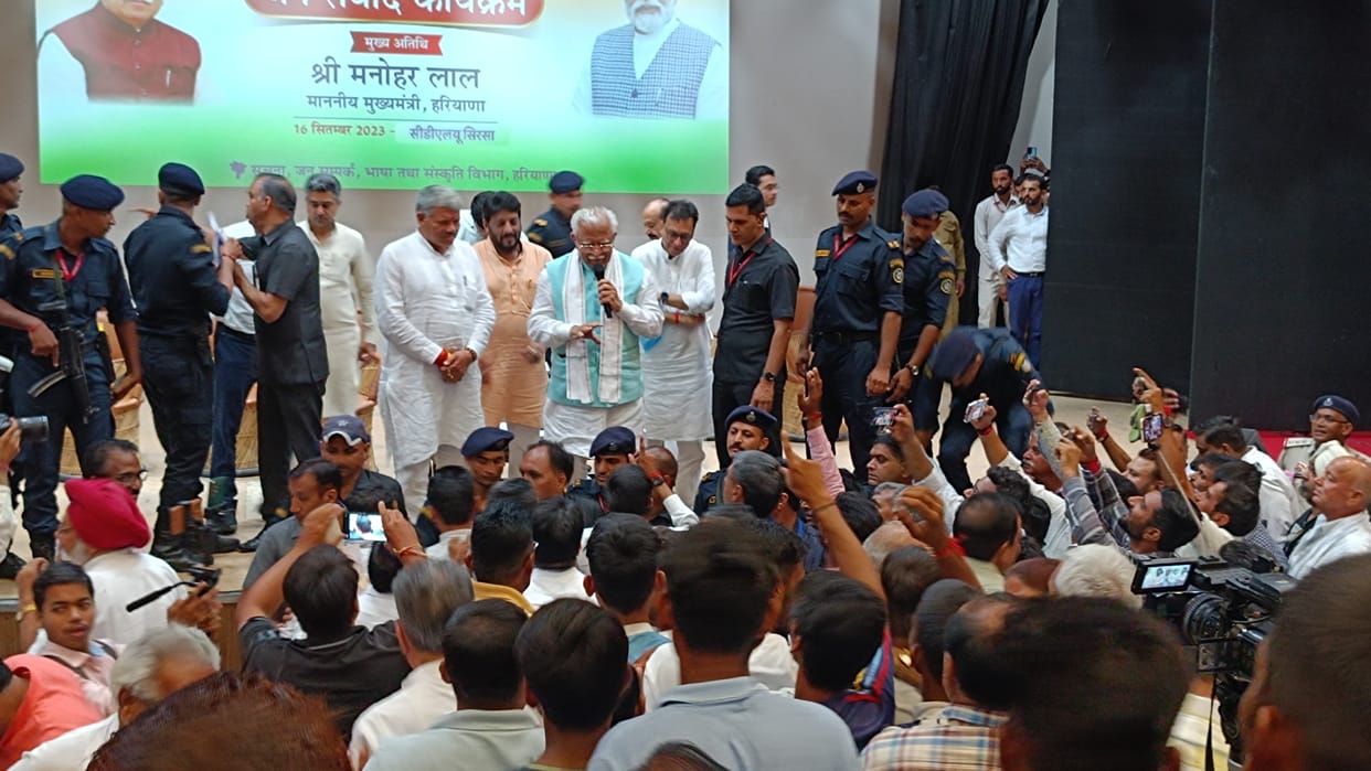 Haryana CM Manohar Lal reprimands officials in public meeting in Sirsa