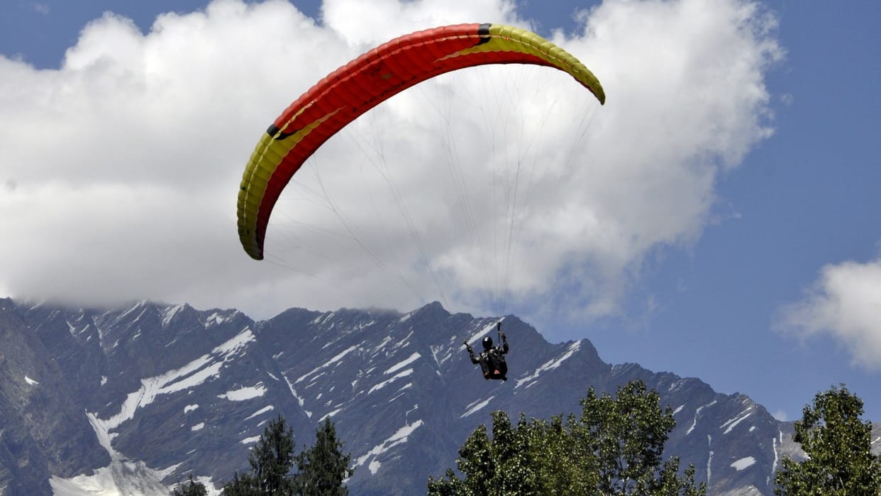 Kullu News: river rafting and paragliding started in kullu himachal pradesh