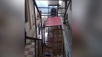 Shimla News: विकास नगर वार्ड के देव नगर इलाके में अवैध निर्माण, नगर निगम ने तोड़ा Nagar Nigam Shimla Encroachment demolition drive in Vikas nagar Shimla