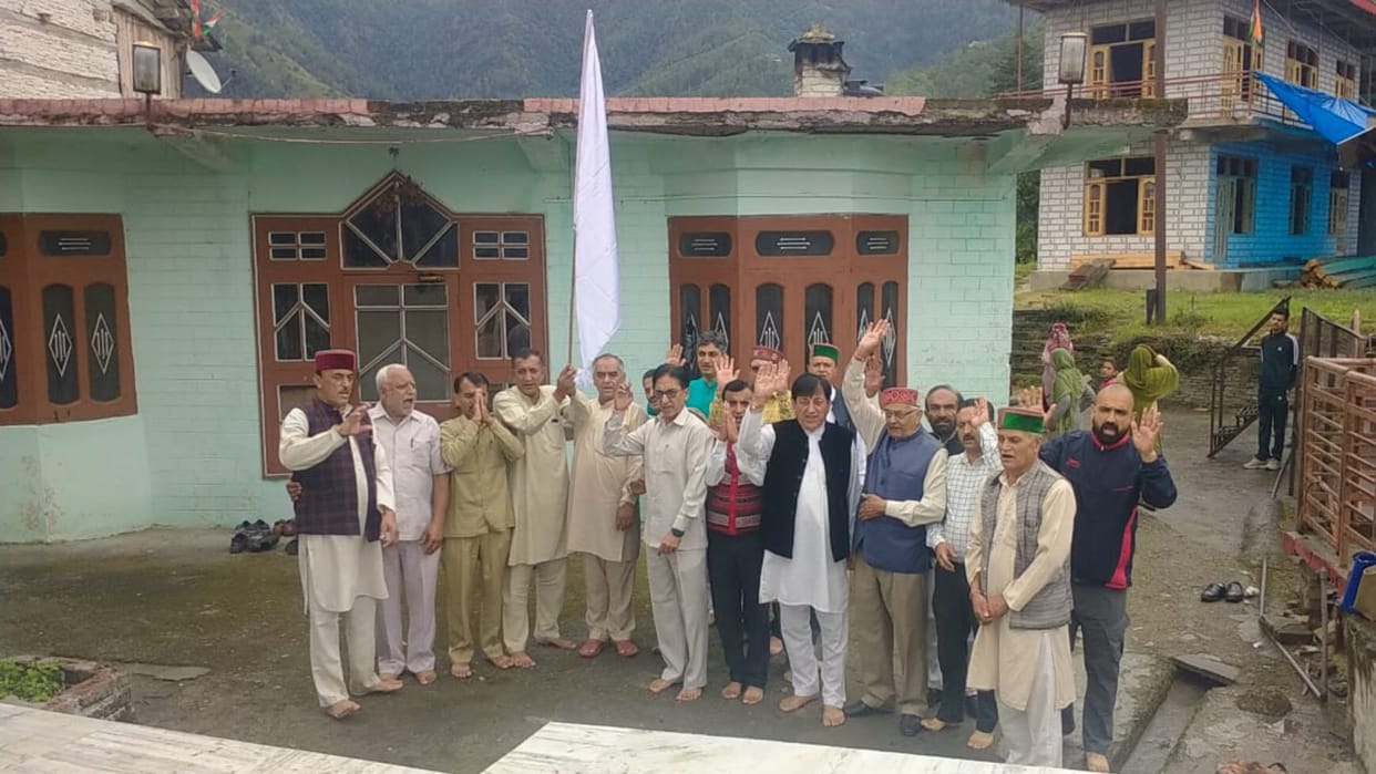 Sirmour News: Hatti Samiti pays obeisance at Shirgul devta Temple