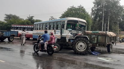 Accident on Hisar Delhi Highway, Bus and tractor collide, nine injured passengers admitted to Civil Hospital