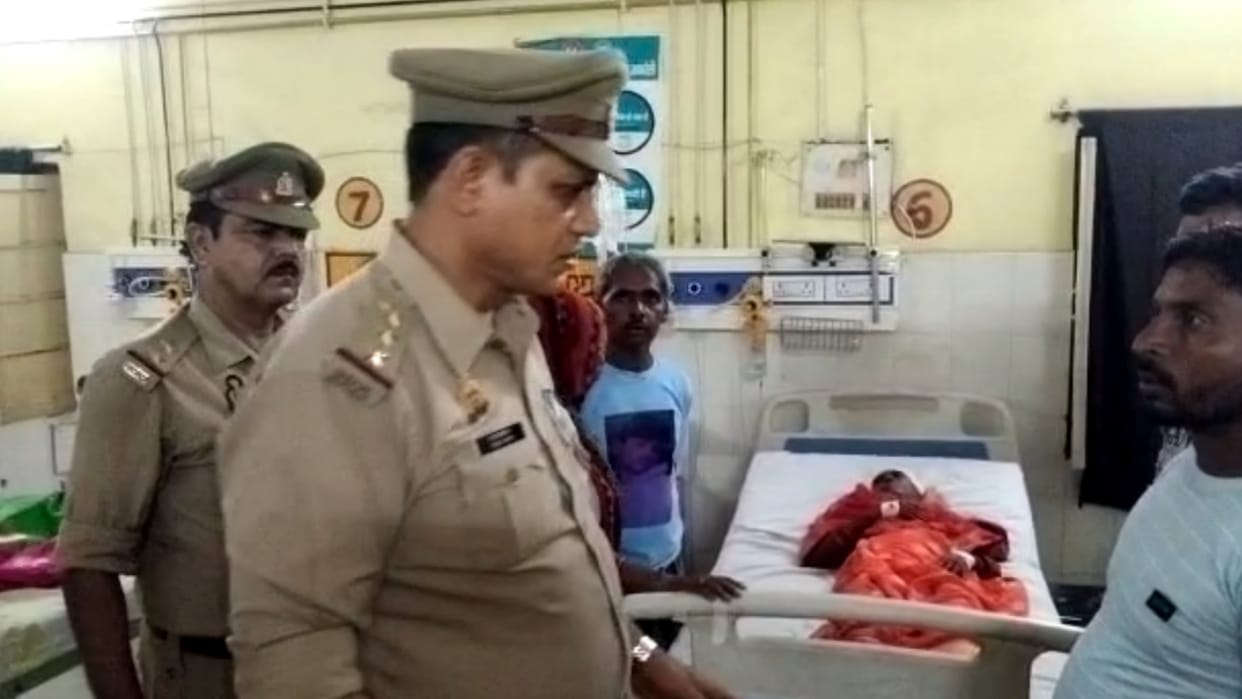 A bus met to an accident in Jagatpur Kotwali in raebareli.