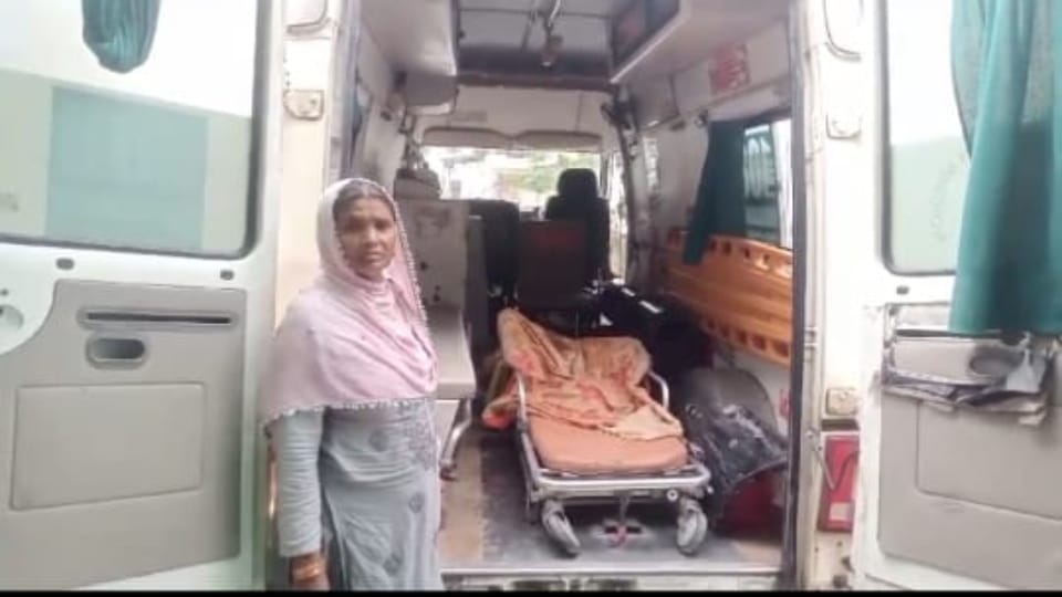 woman set herself on fire after argument with her husband in Bareilly