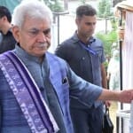 डीएसपी हुमायूं के परिजनों से मिलने पहुंचे उपराज्यपाल