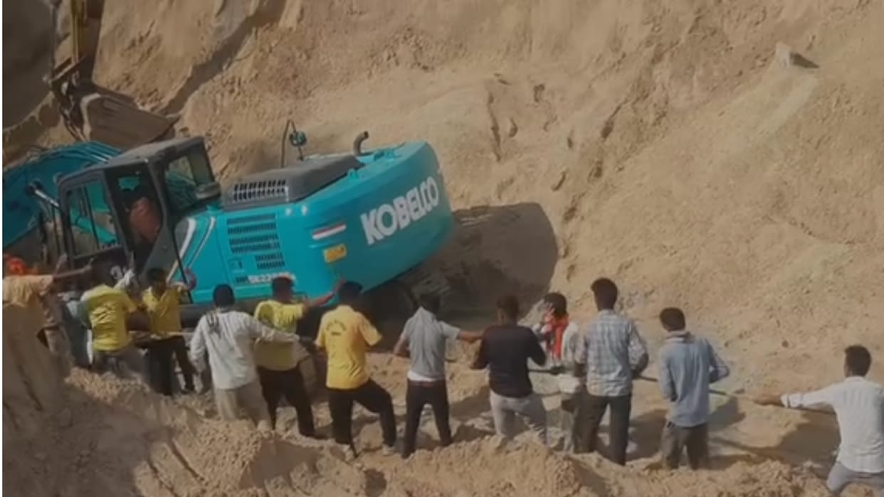 Barmer After 24 hours of hard work the body of the laborer was taken out from the agricultural well